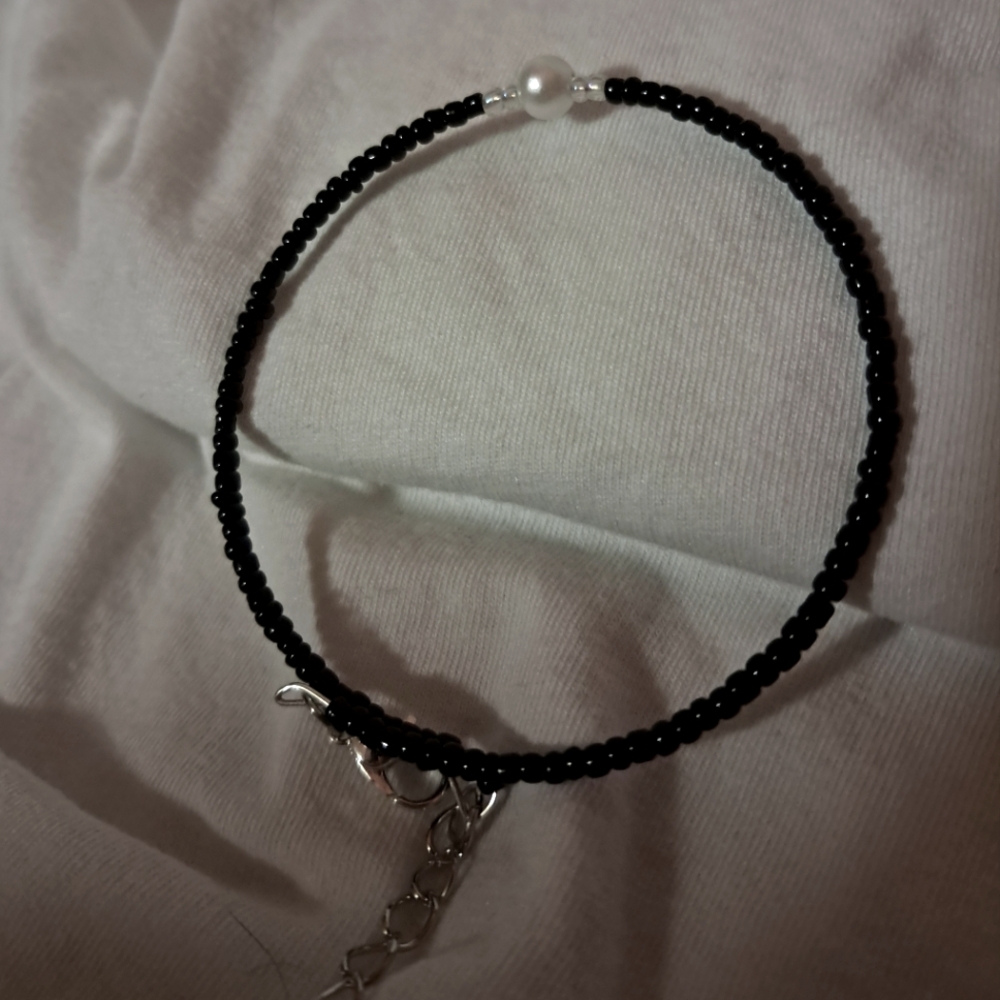 Handmade Elegant Black Beaded Bracelet with Pearl Accent
